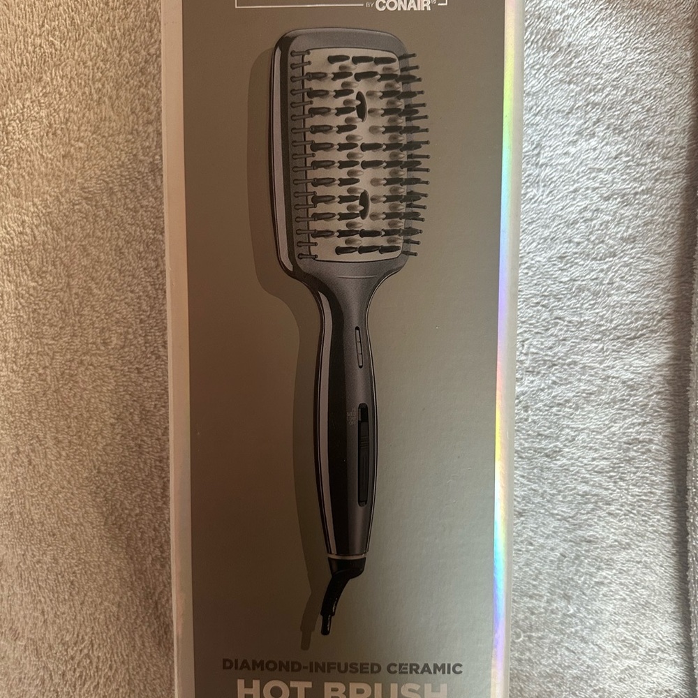 Conair Diamond-Infused Ceramic Hot Brush